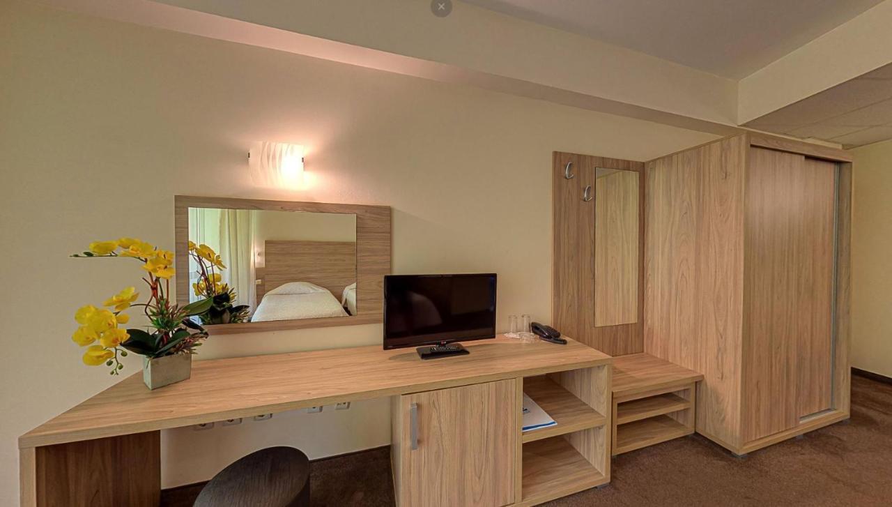 Elena And Wellness Otel 4*
