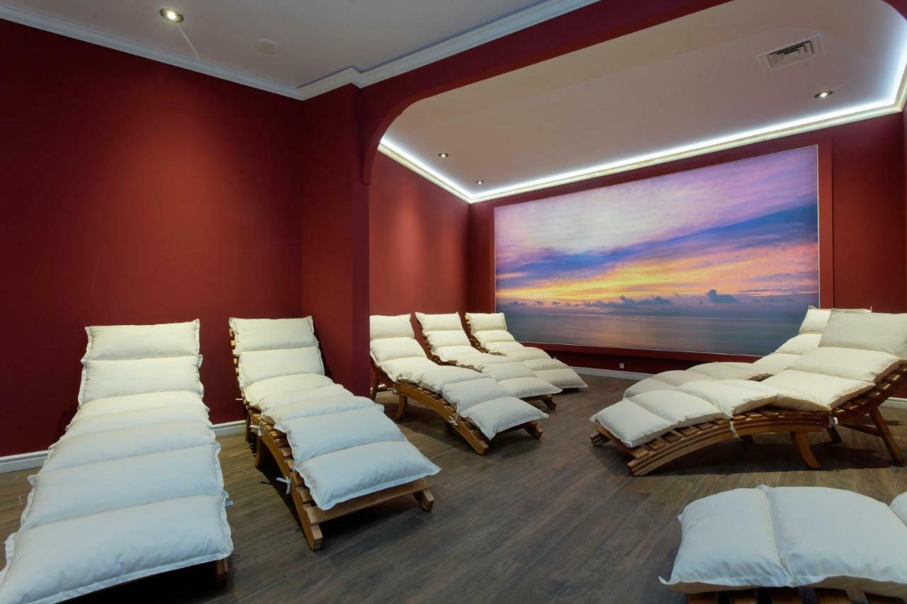 Elena And Wellness Otel 4*